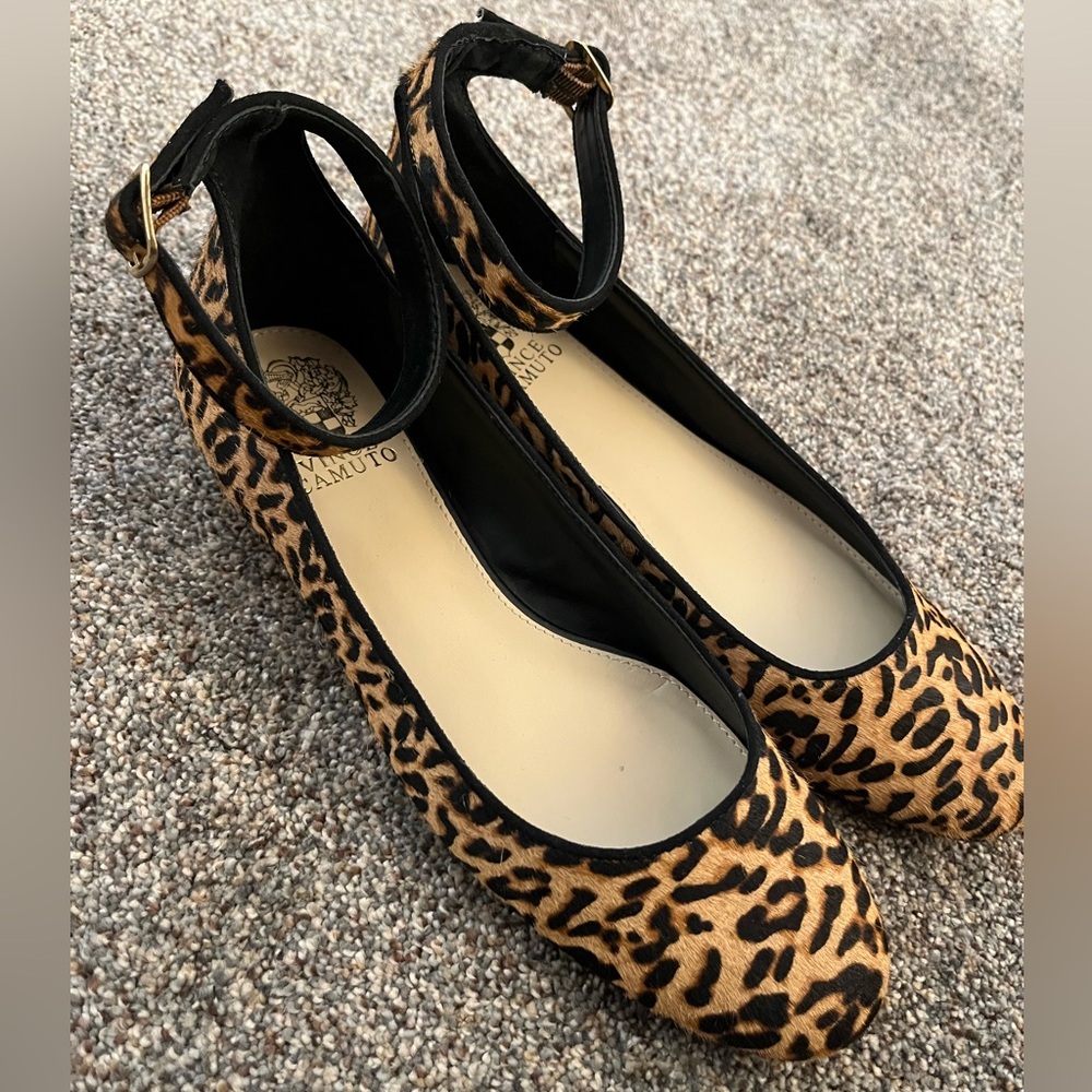 Vince Camuto Attera Flats Leopard Calf Hair animal print - Picture 1 of 6